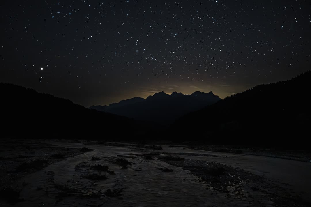 易烊千玺唱《送你一朵小红花》数度呜咽：这首歌或许只唱这一次